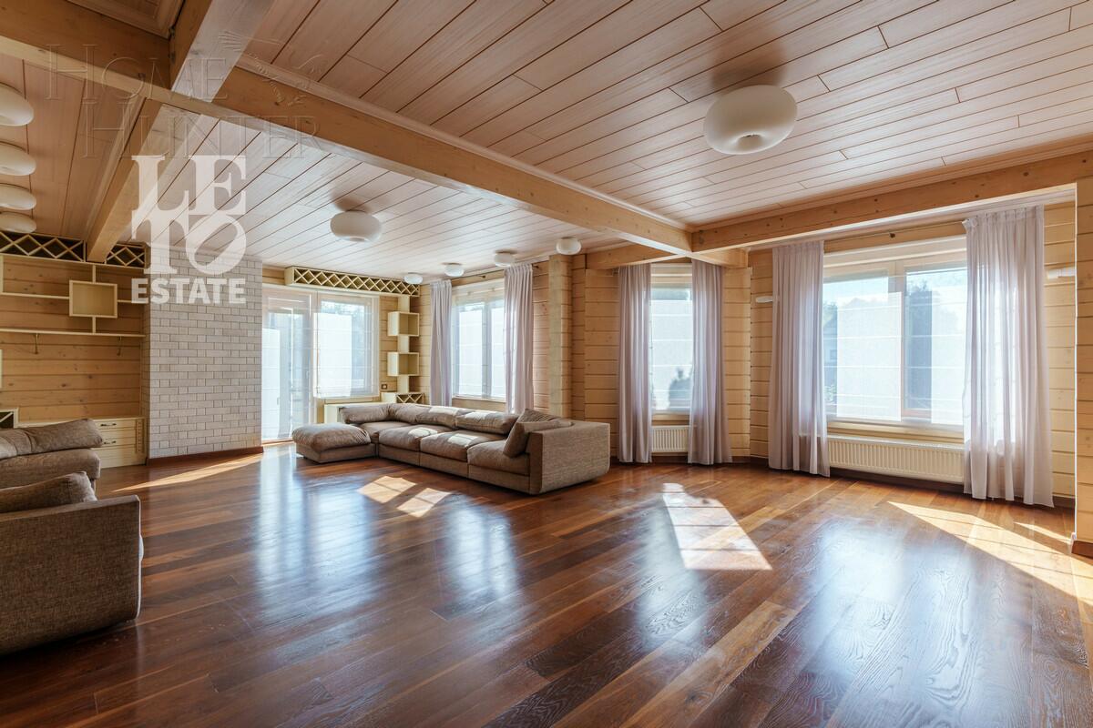 3-этажный коттедж 680 м² с отделкой