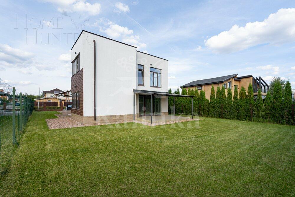 2-этажный коттедж 250 м² с отделкой