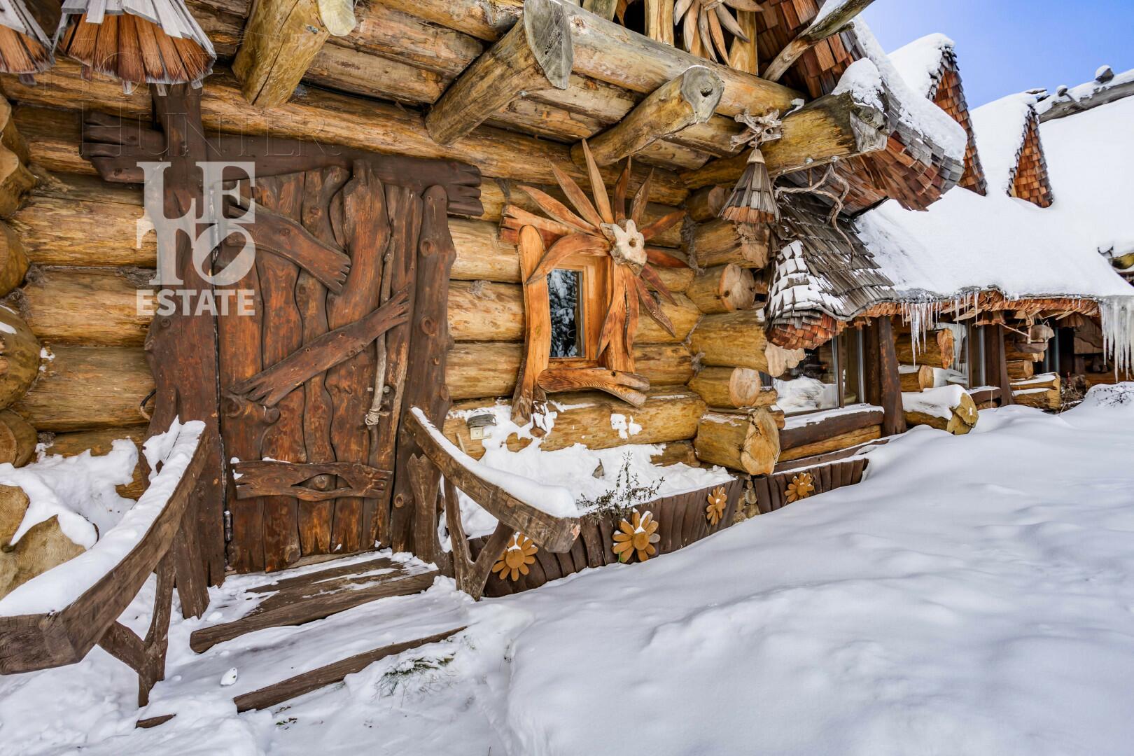 2-этажный коттедж 300 м² с отделкой