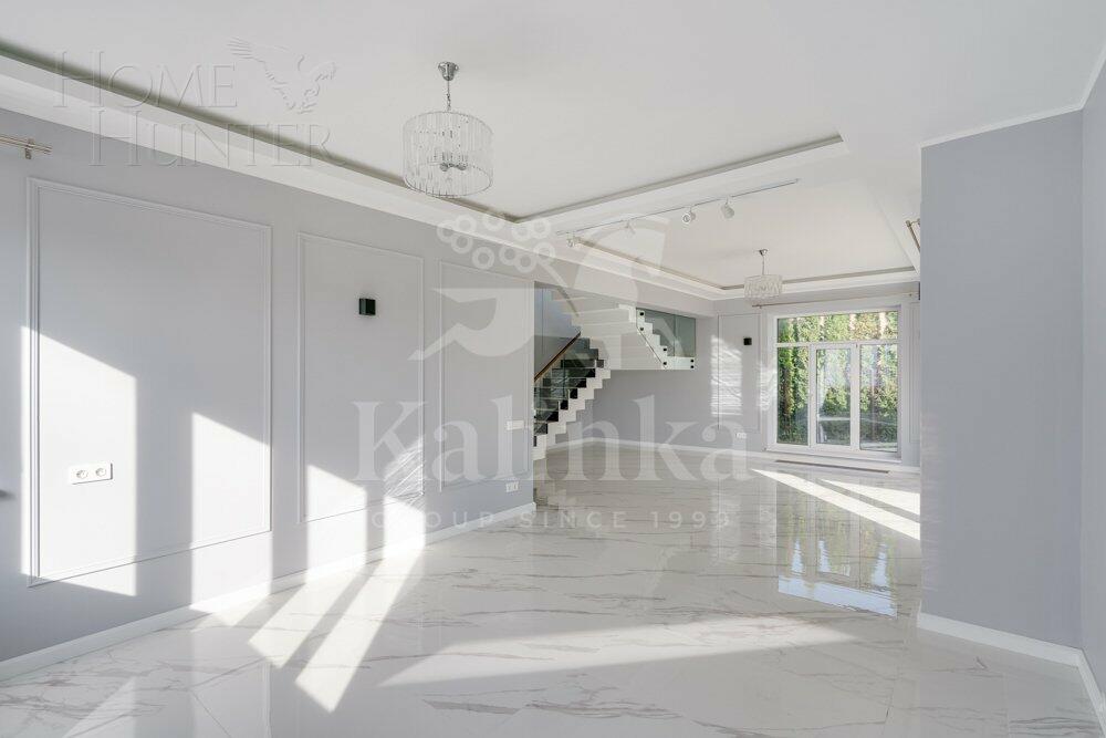 2-этажный коттедж 250 м² с отделкой