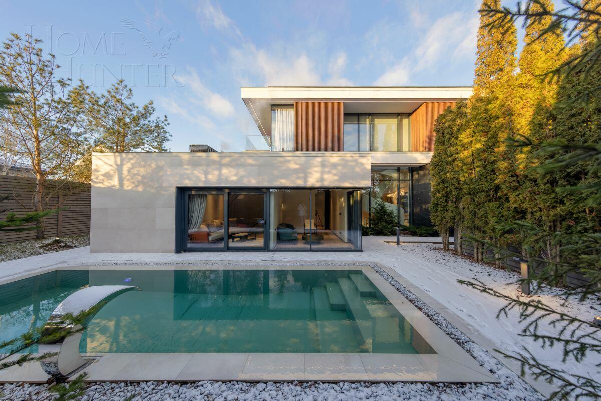 2-этажный коттедж 663 м² с отделкой