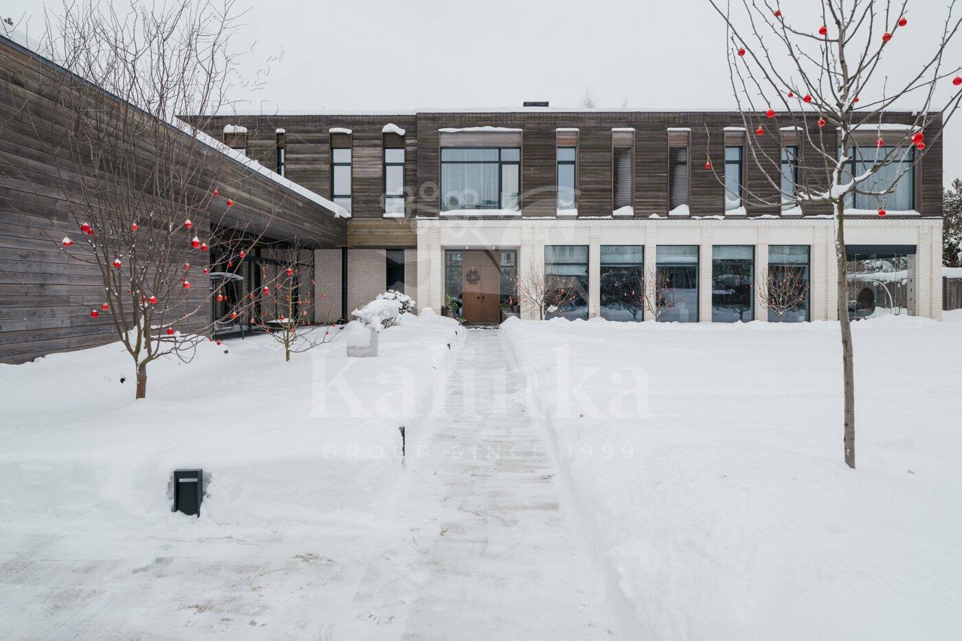 2-этажный коттедж 800 м² с отделкой