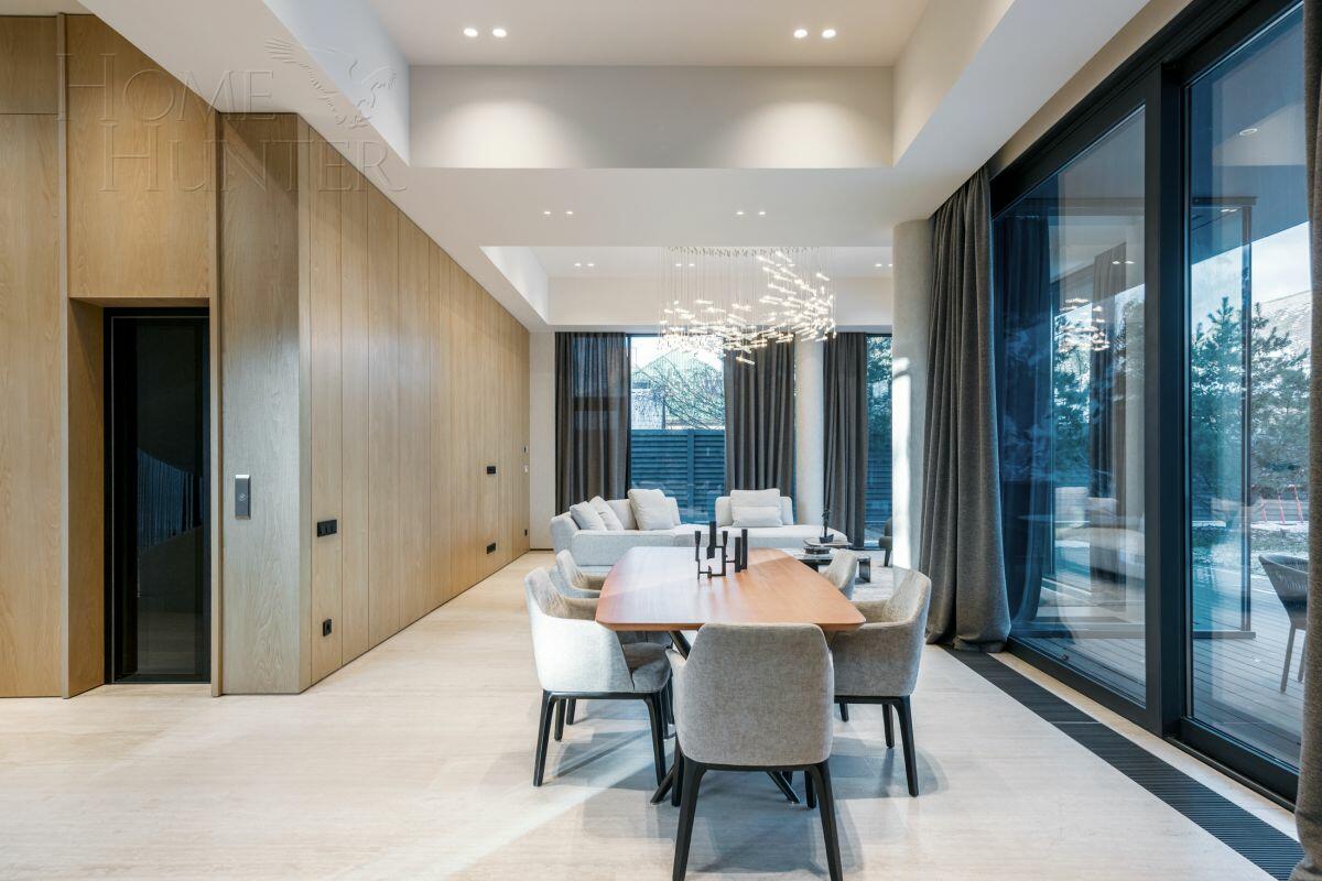 2-этажный коттедж 663 м² с отделкой