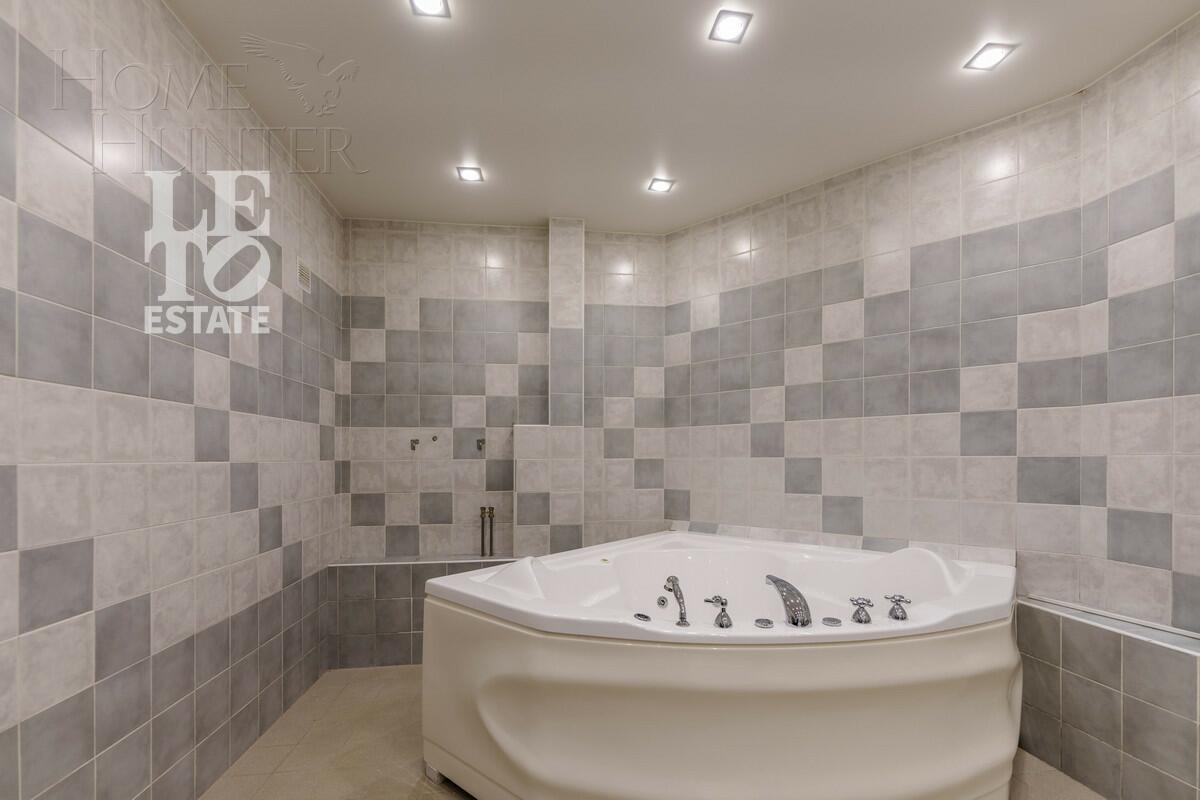 3-этажный коттедж 680 м² с отделкой