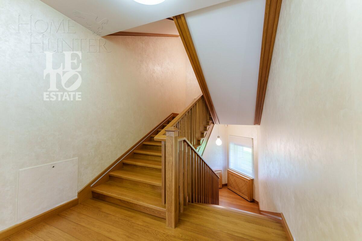 3-этажный коттедж 680 м² с отделкой