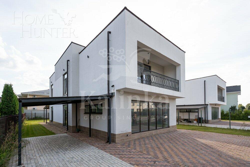 2-этажный коттедж 250 м² с отделкой