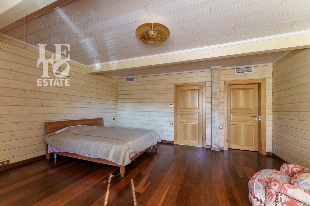 3-этажный коттедж 680 м² с отделкой