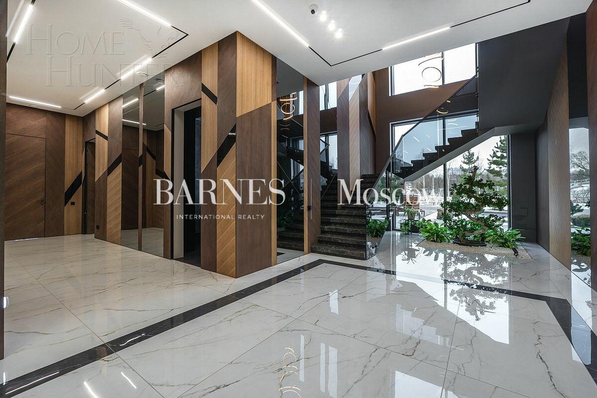 2-этажный коттедж 1 340 м² с отделкой