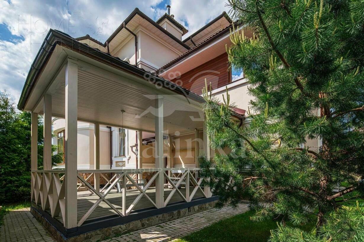 3-этажный коттедж 850 м² с отделкой