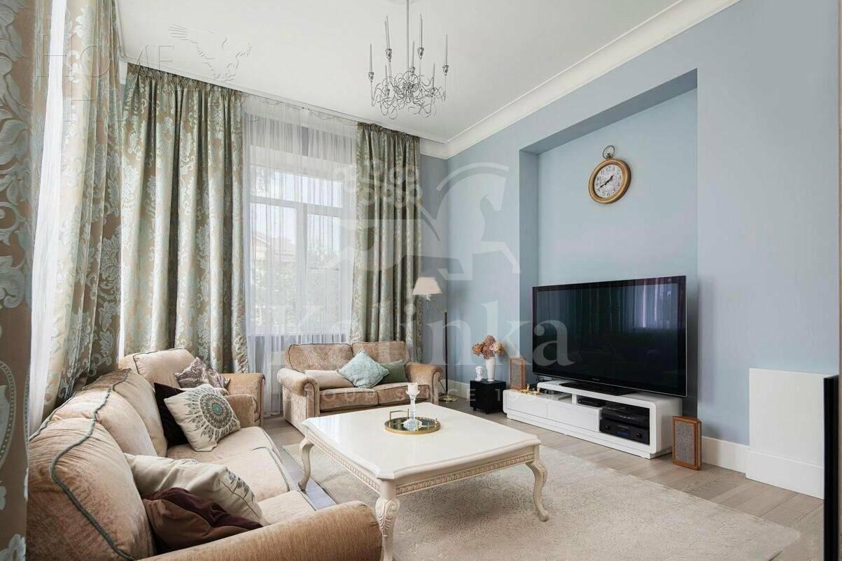 3-этажный коттедж 850 м² с отделкой