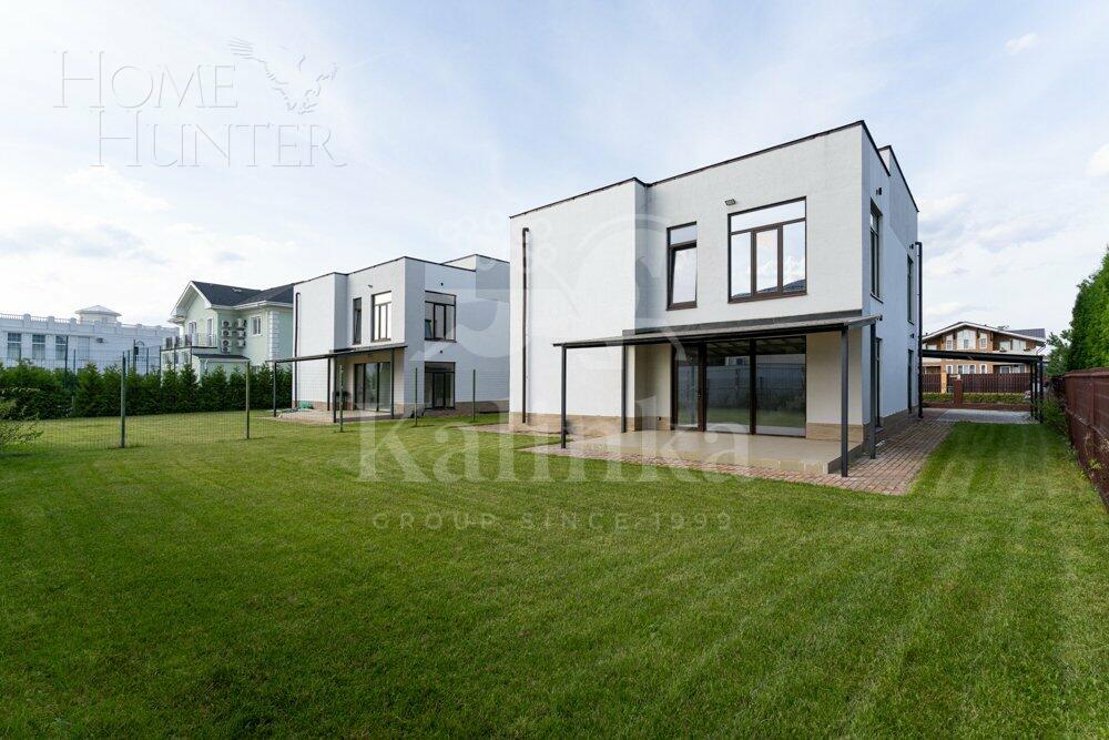 2-этажный коттедж 250 м² с отделкой