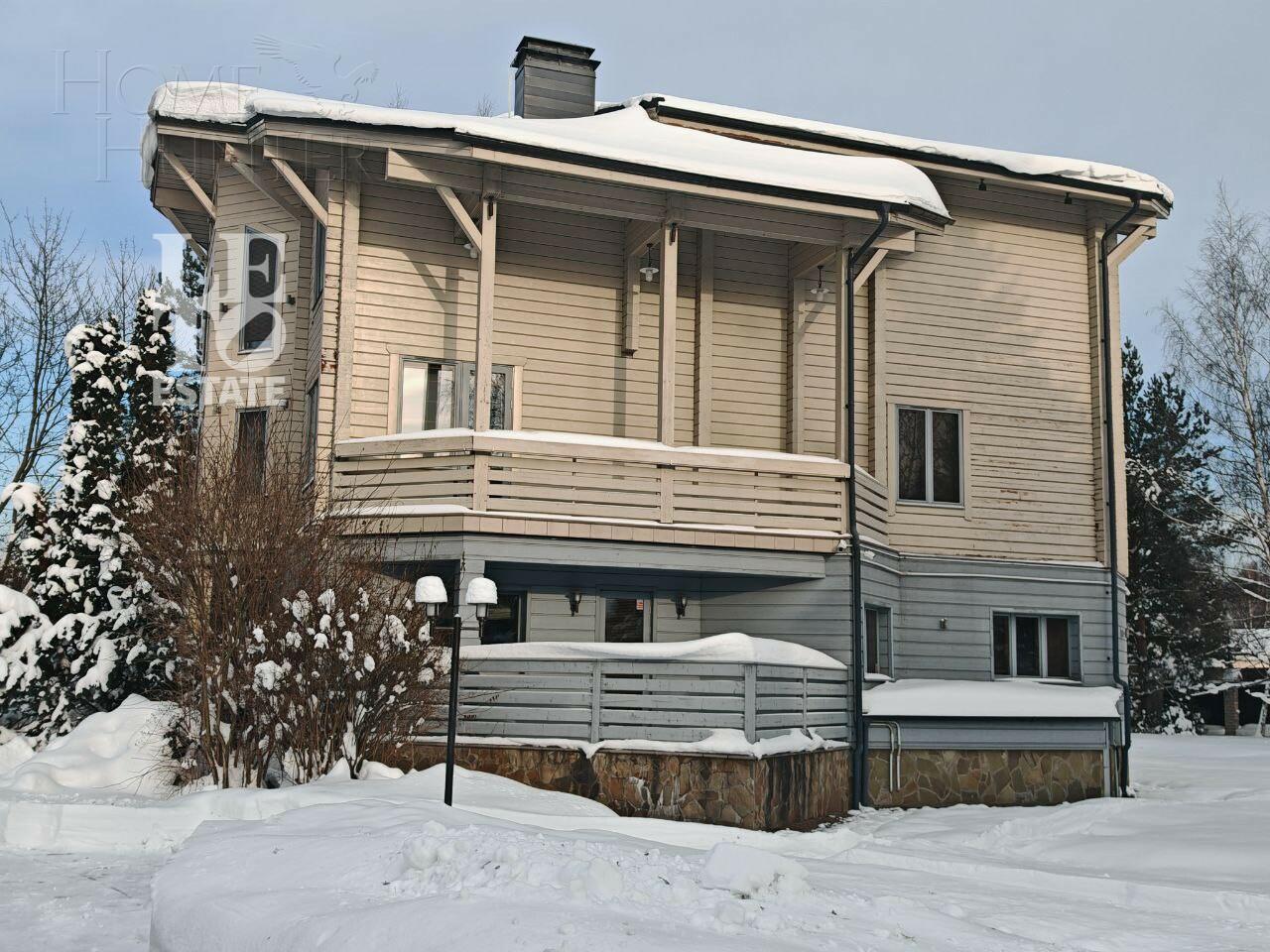 3-этажный коттедж 680 м² с отделкой