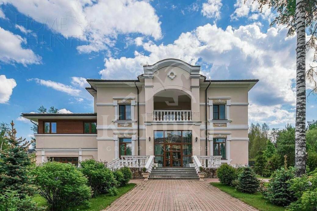 3-этажный коттедж 850 м² с отделкой