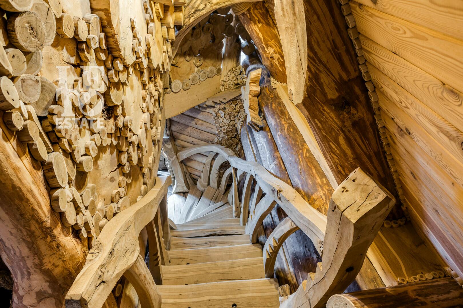 2-этажный коттедж 300 м² с отделкой