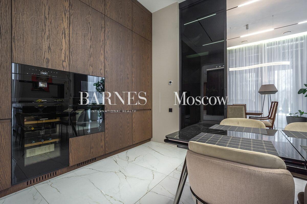 2-этажный коттедж 1 340 м² с отделкой