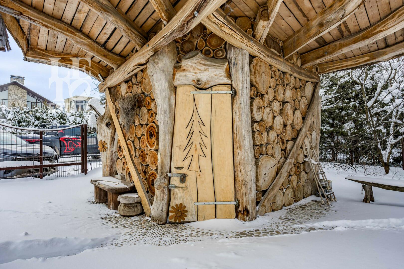 2-этажный коттедж 300 м² с отделкой