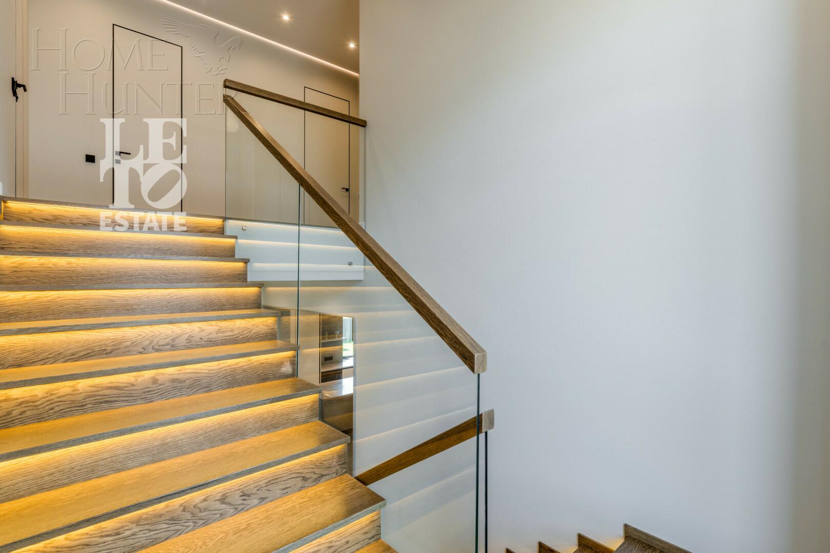 2-этажный коттедж 324 м² с отделкой