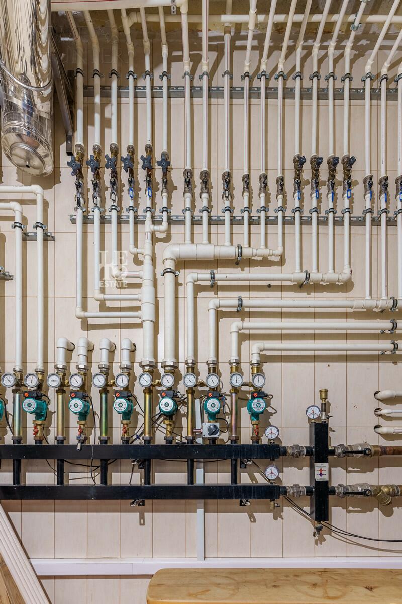 3-этажный коттедж 680 м² с отделкой