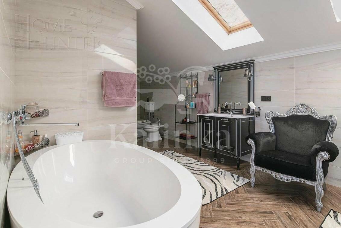 3-этажный коттедж 850 м² с отделкой