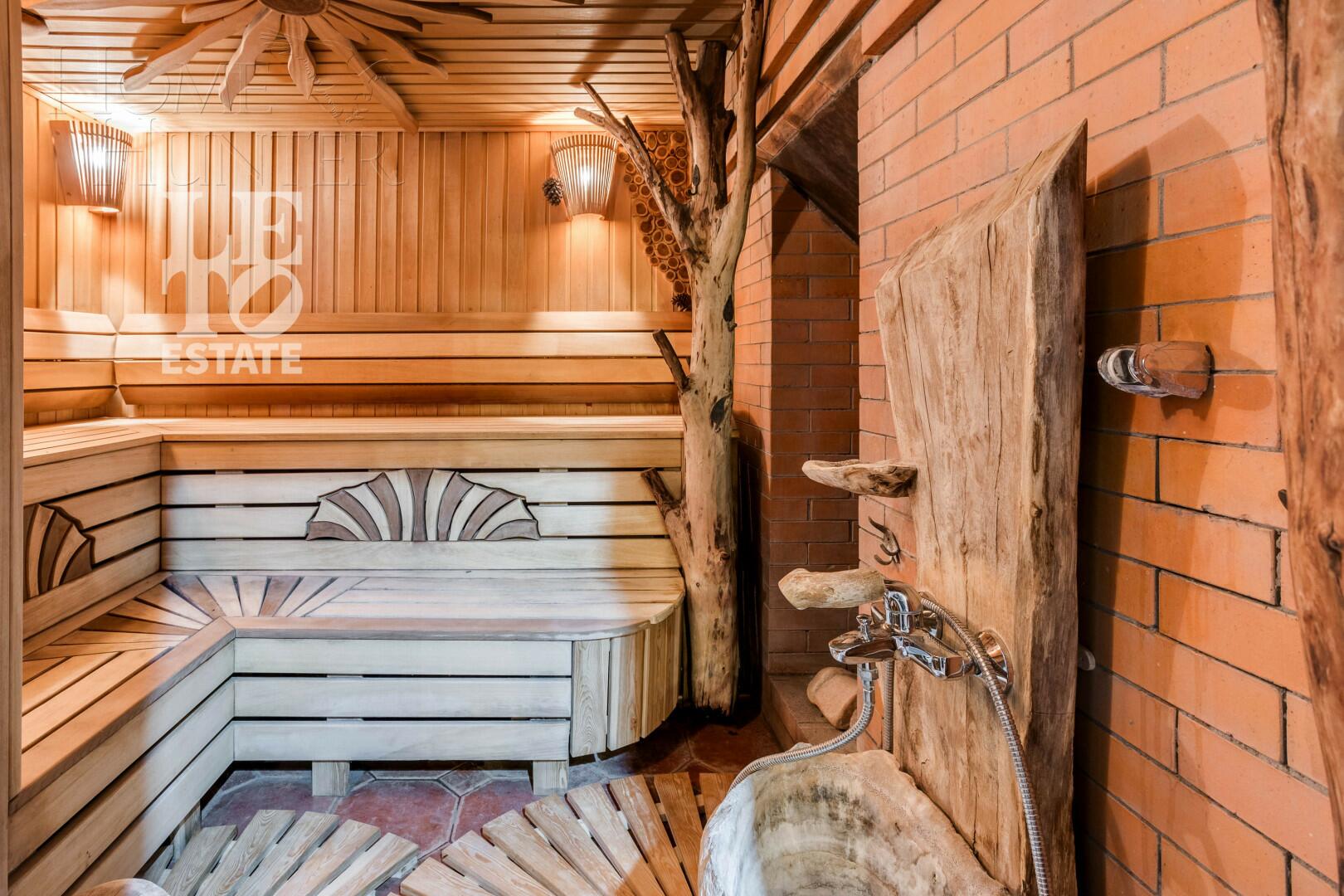 2-этажный коттедж 300 м² с отделкой