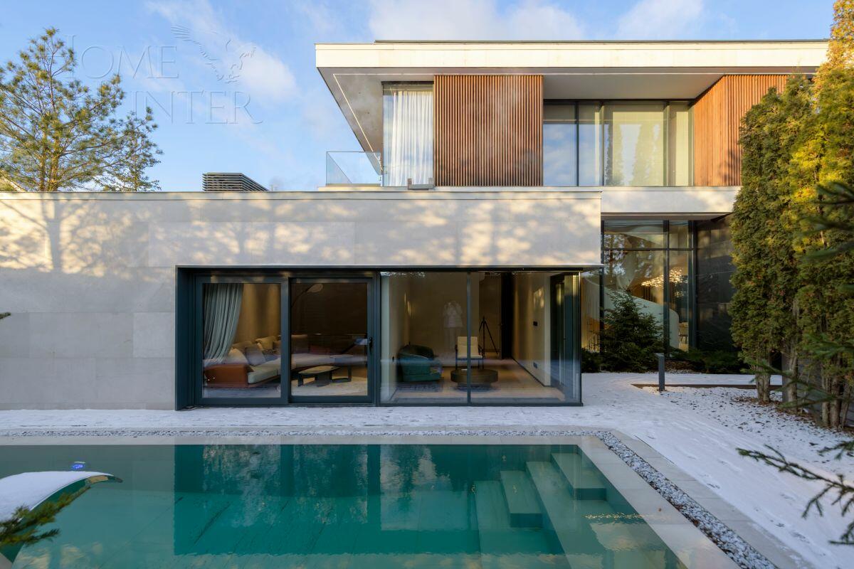 2-этажный коттедж 663 м² с отделкой