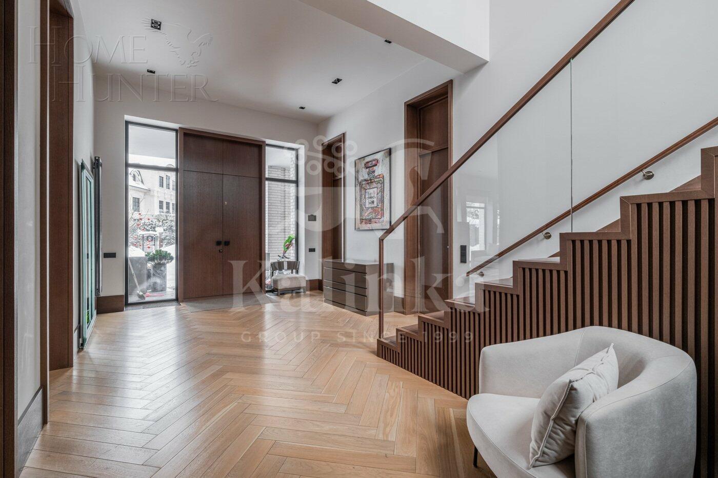 2-этажный коттедж 800 м² с отделкой