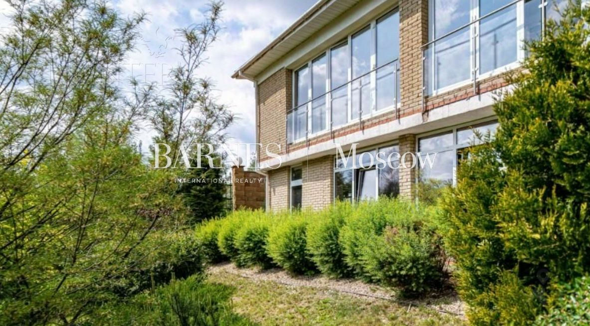 3-этажный коттедж 420 м² с отделкой