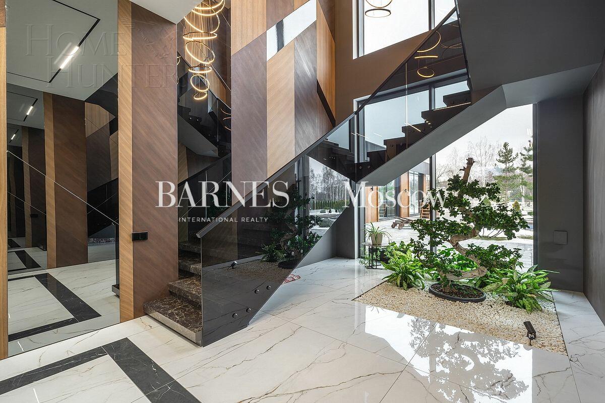 2-этажный коттедж 1 340 м² с отделкой