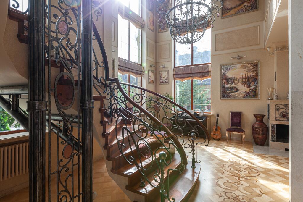 2-этажный коттедж 900 м² с отделкой