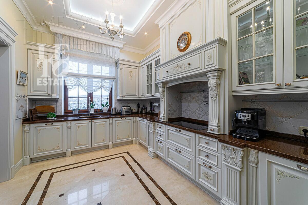 2-этажный коттедж 1 218 м² с отделкой