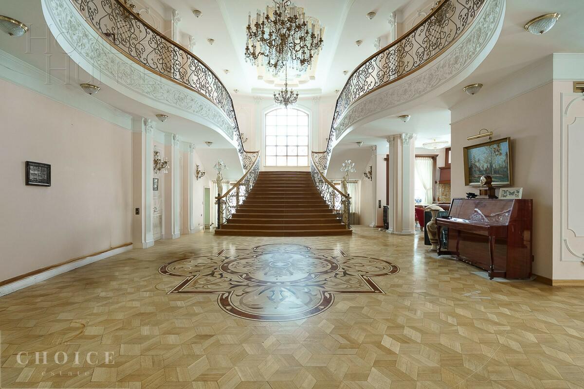 2-этажный коттедж 675 м² с отделкой