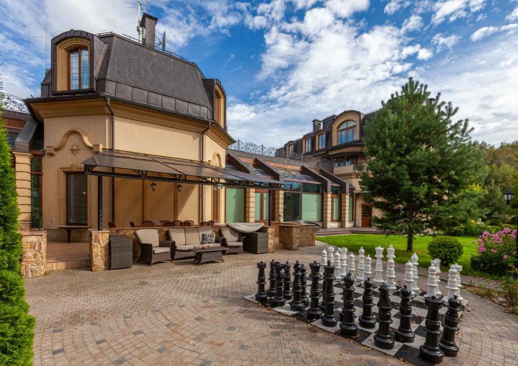 2-этажный коттедж 900 м² с отделкой