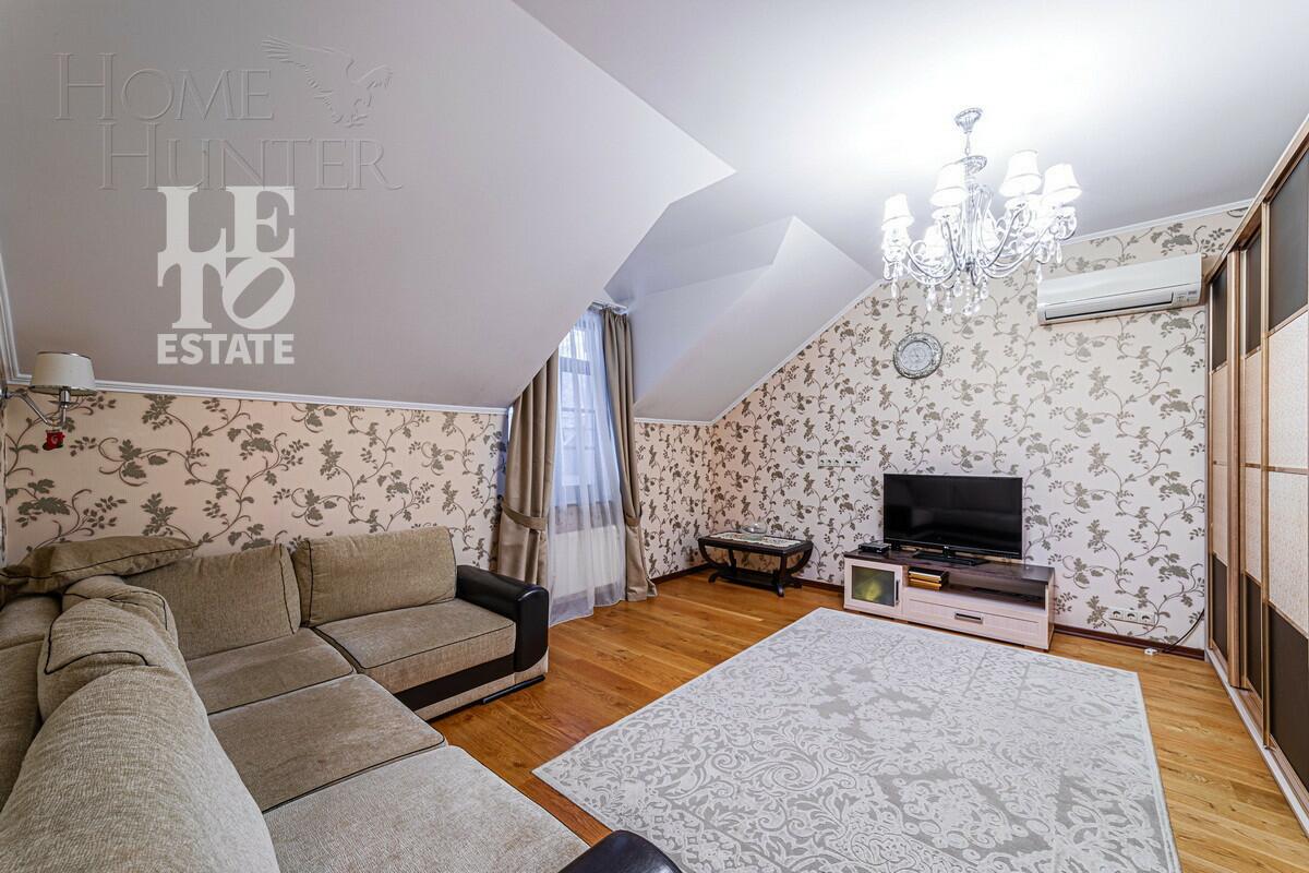 2-этажный коттедж 1 218 м² с отделкой