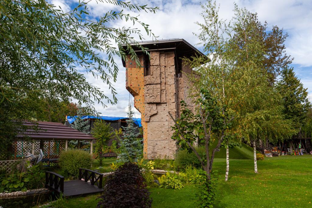 2-этажный коттедж 900 м² с отделкой