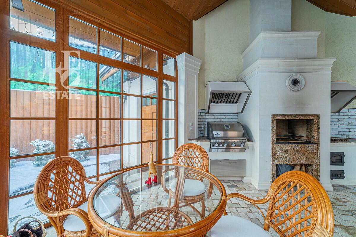 2-этажный коттедж 1 218 м² с отделкой