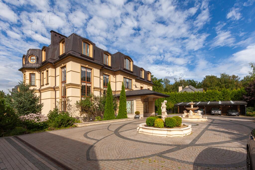 2-этажный коттедж 900 м² с отделкой