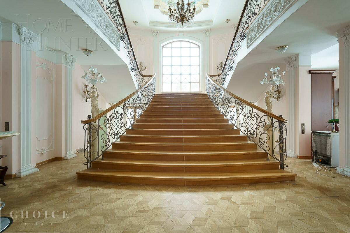 2-этажный коттедж 675 м² с отделкой