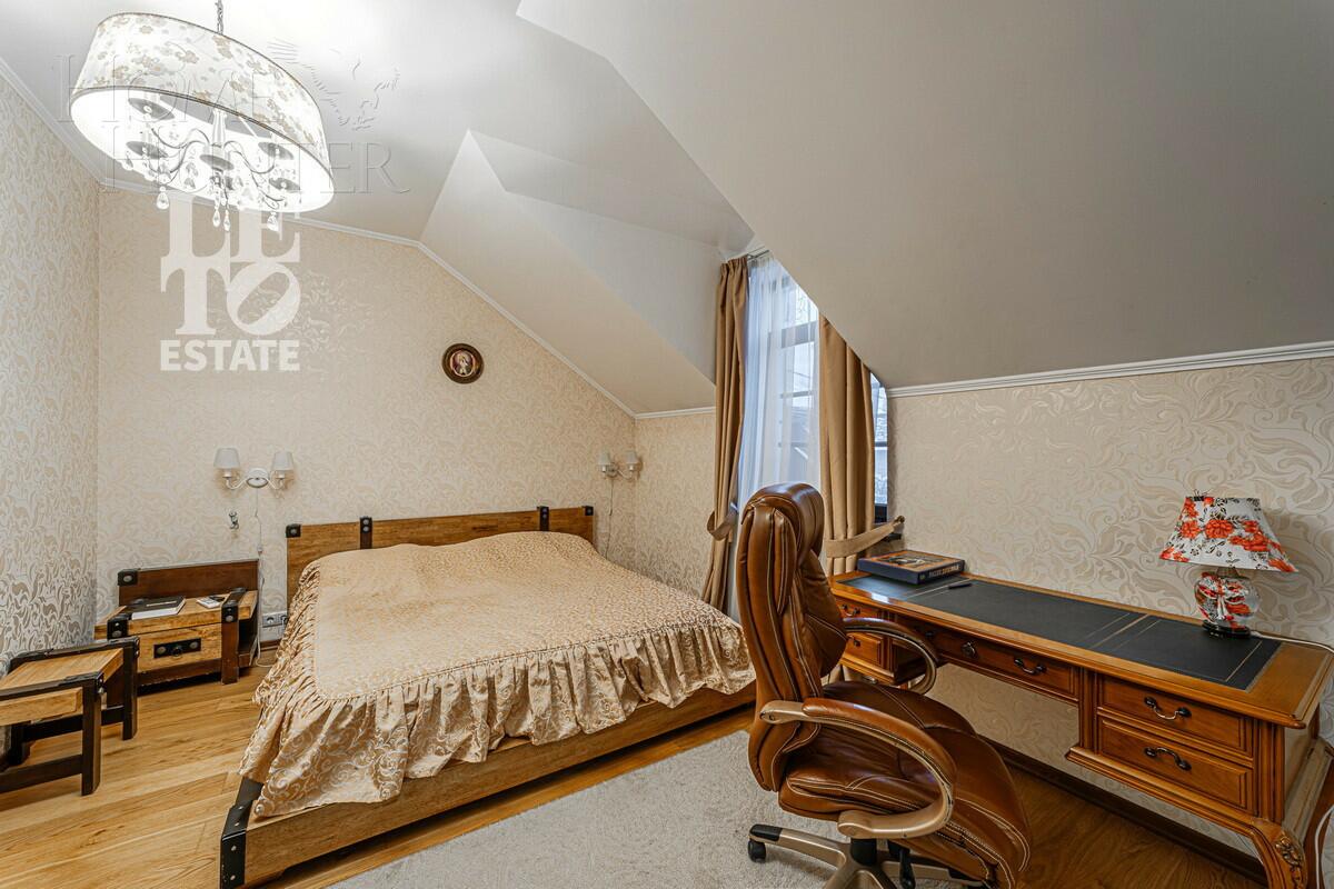 2-этажный коттедж 1 218 м² с отделкой