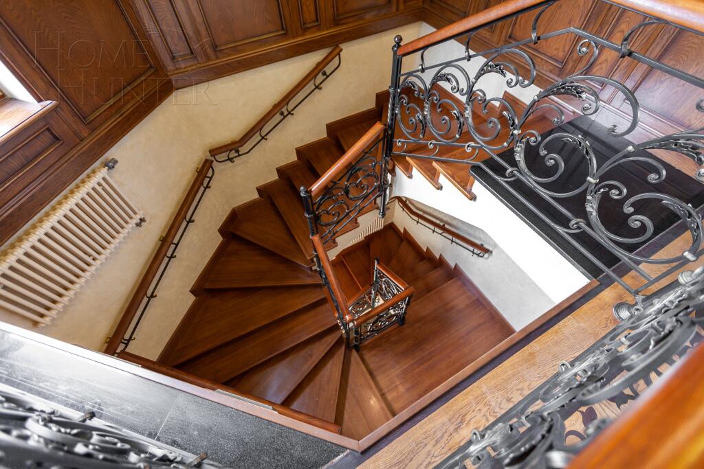 2-этажный коттедж 900 м² с отделкой