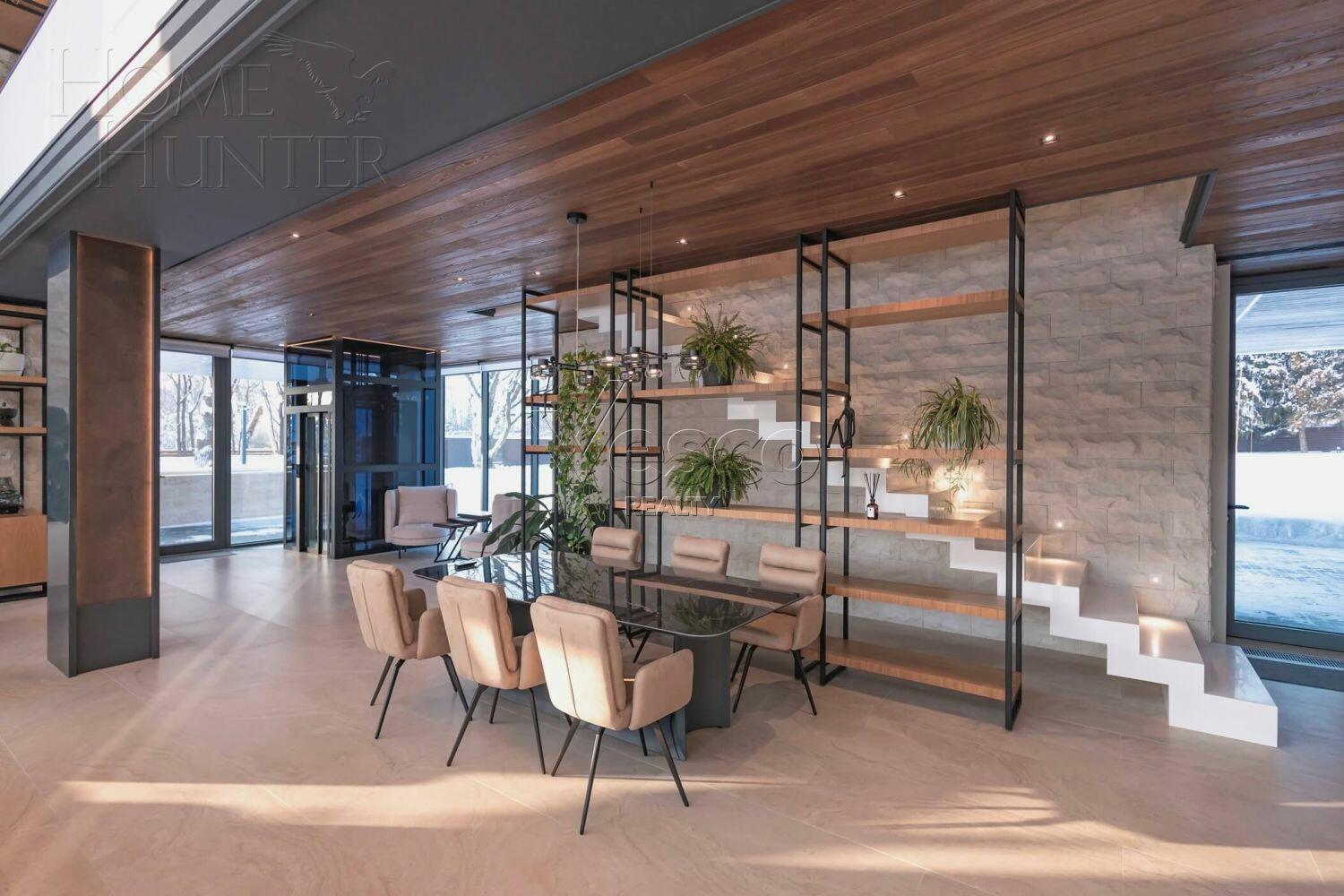 3-этажный коттедж 2 150 м² с отделкой