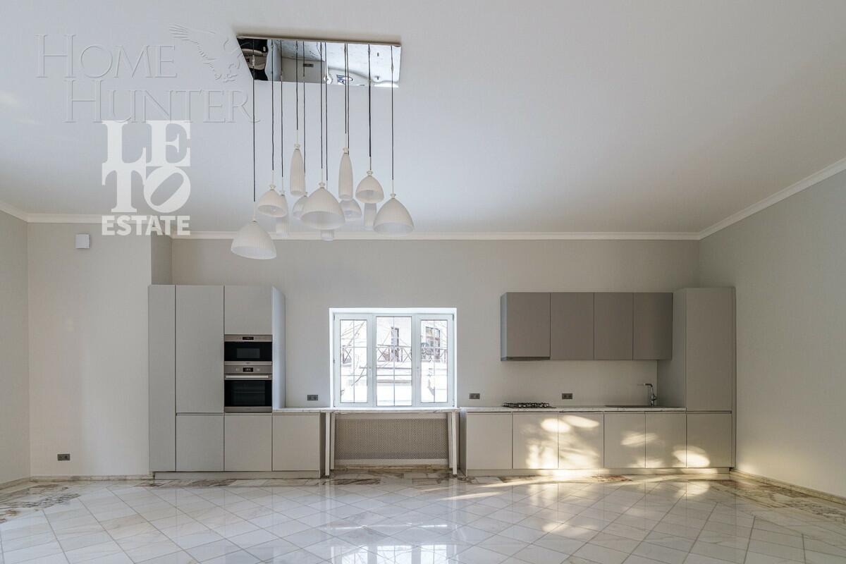 3-этажный коттедж 618 м² с отделкой