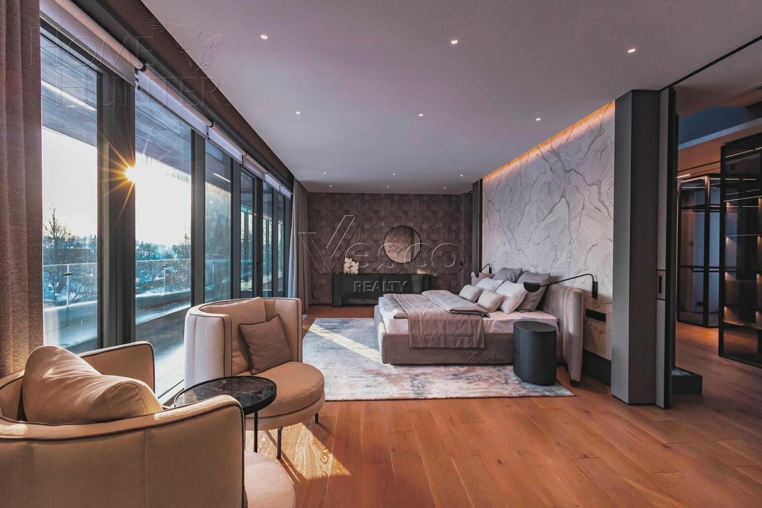 3-этажный коттедж 2 150 м² с отделкой