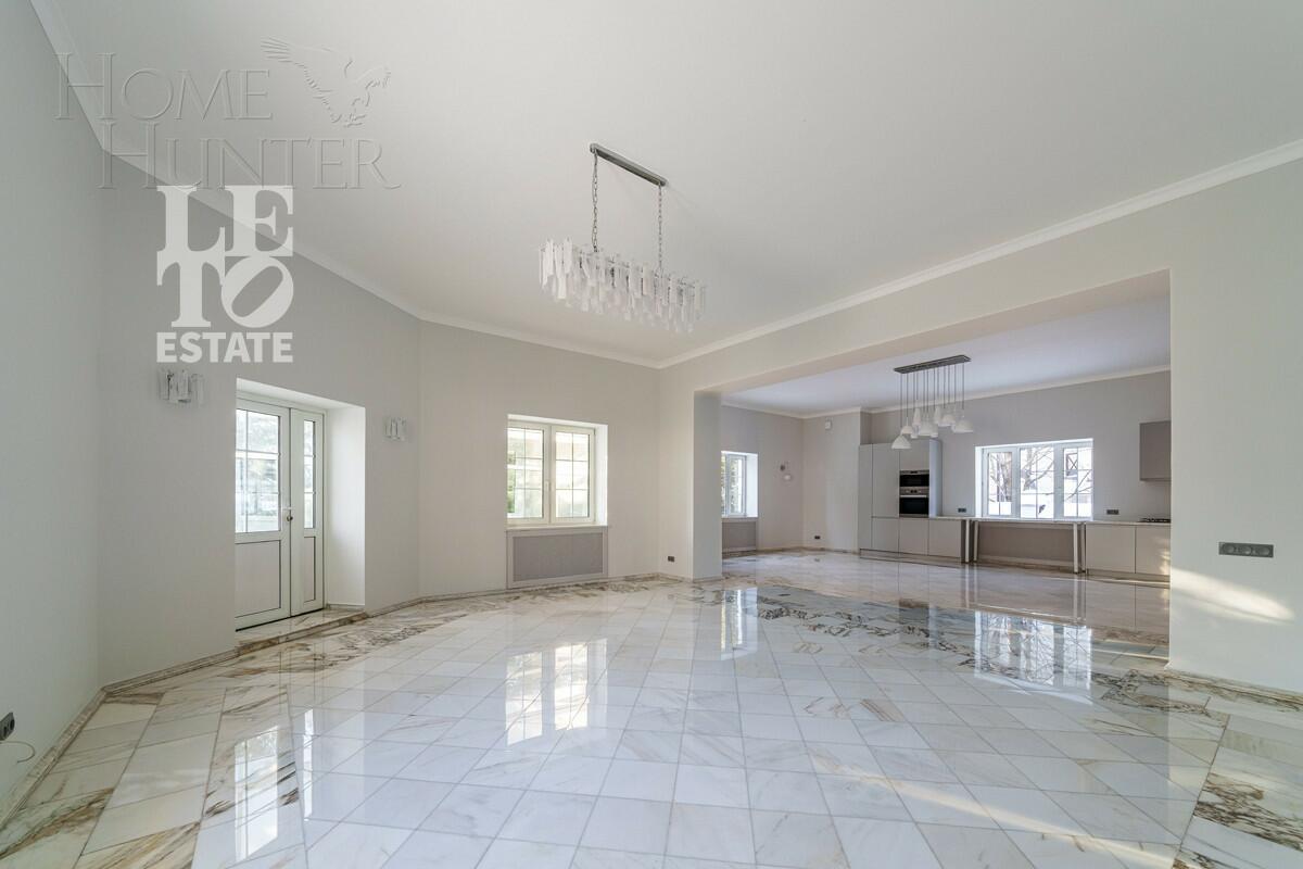 3-этажный коттедж 618 м² с отделкой