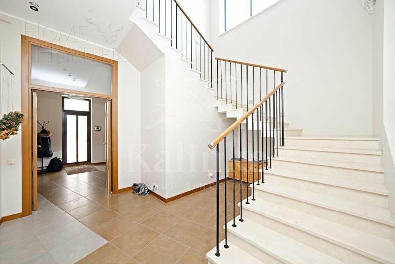 2-этажный коттедж 323 м² с отделкой