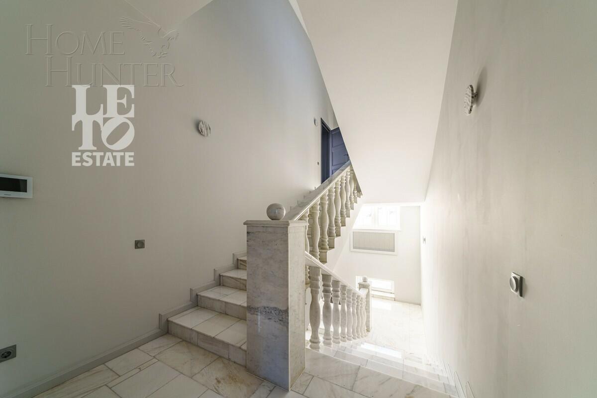 3-этажный коттедж 618 м² с отделкой