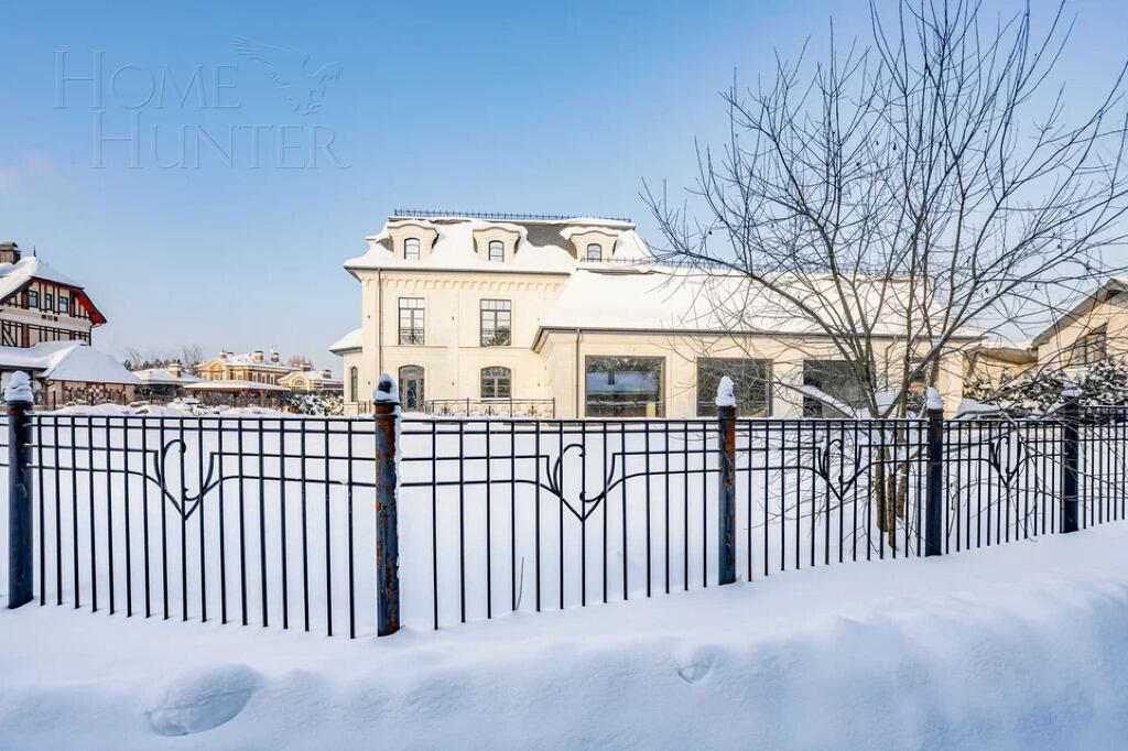 3-этажный коттедж 1 000 м² без отделки