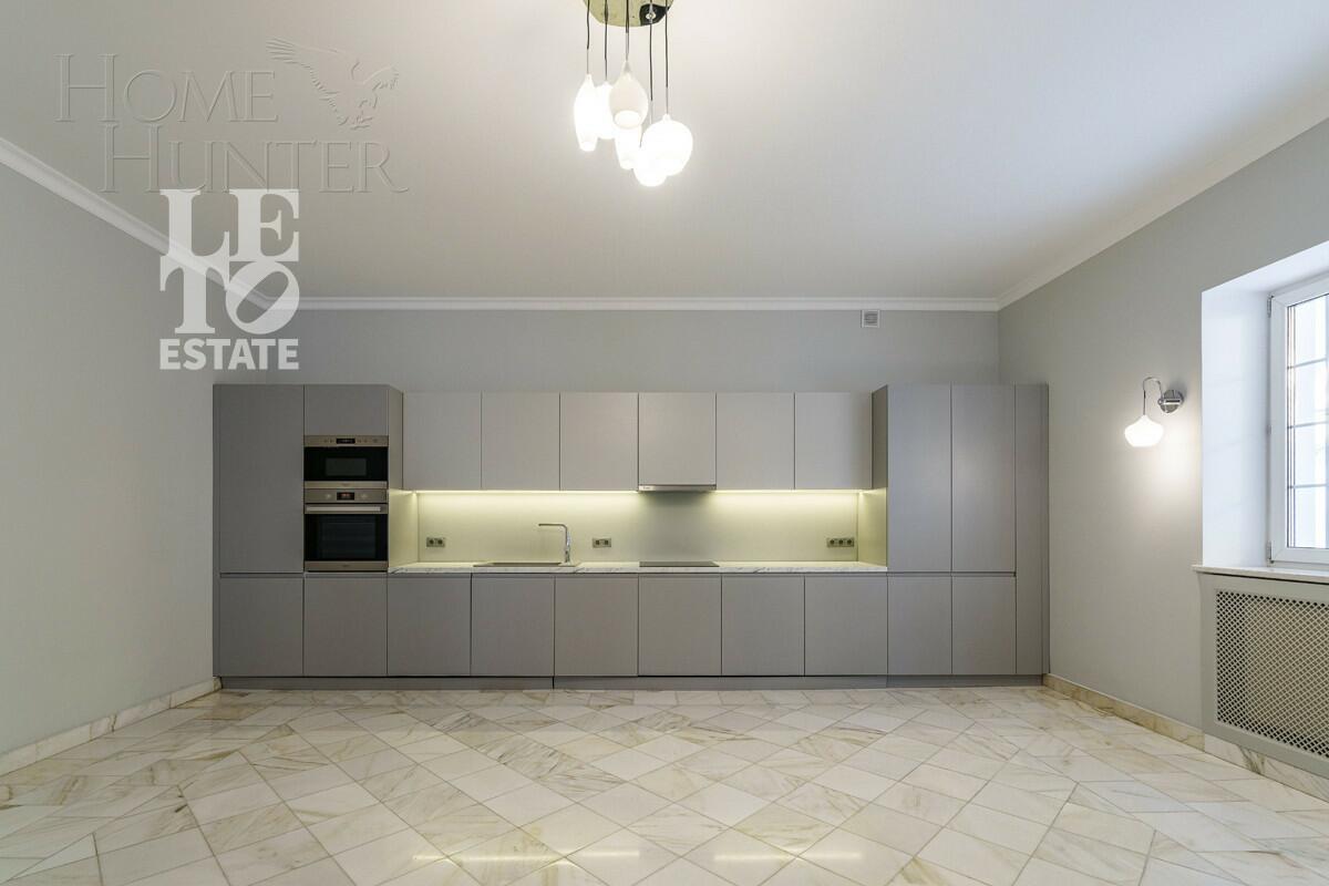 3-этажный коттедж 618 м² с отделкой