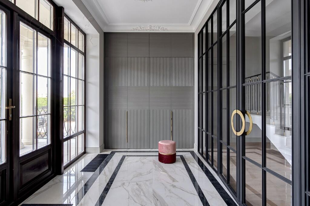 2-этажный коттедж 610 м² с отделкой