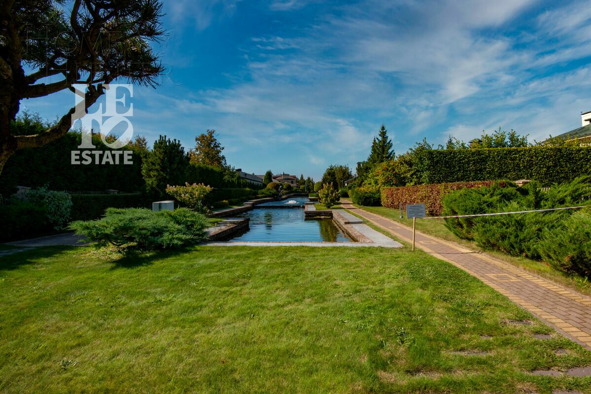 2-этажный коттедж 1 066 м² с отделкой