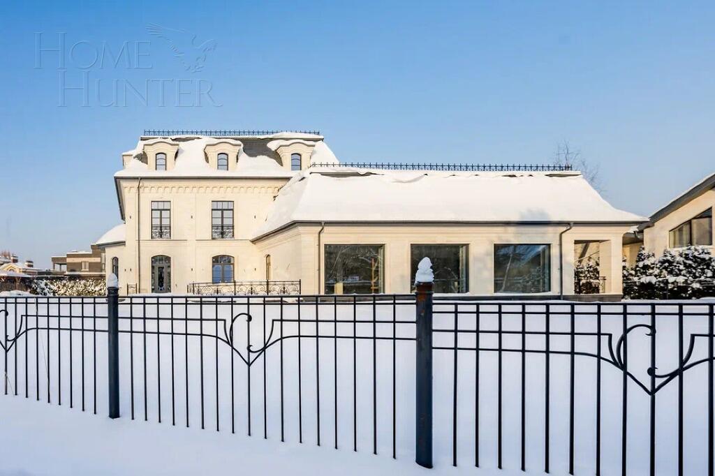 3-этажный коттедж 1 000 м² без отделки